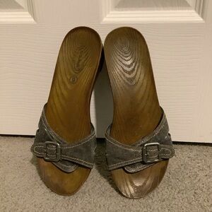 dr scholl’s y2k grey leather buckle sandals